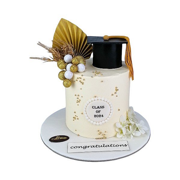 A graduation-themed cake 15